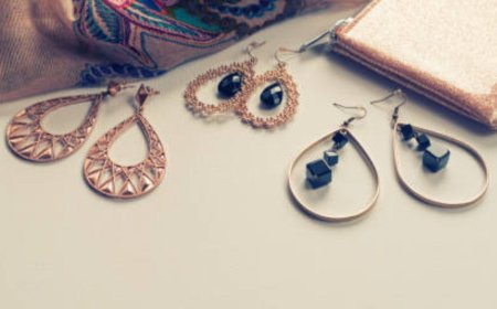 Simple Earring Styles for Capsule Wardrobes